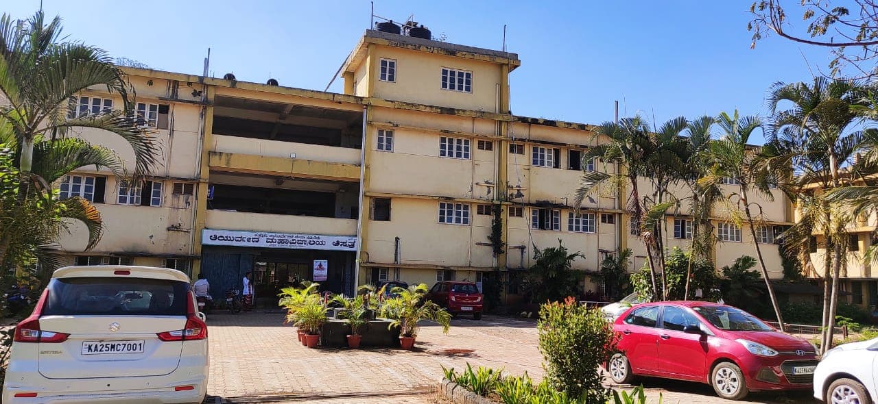 Ayurved Mahavidyalaya & Hospital, Hubli