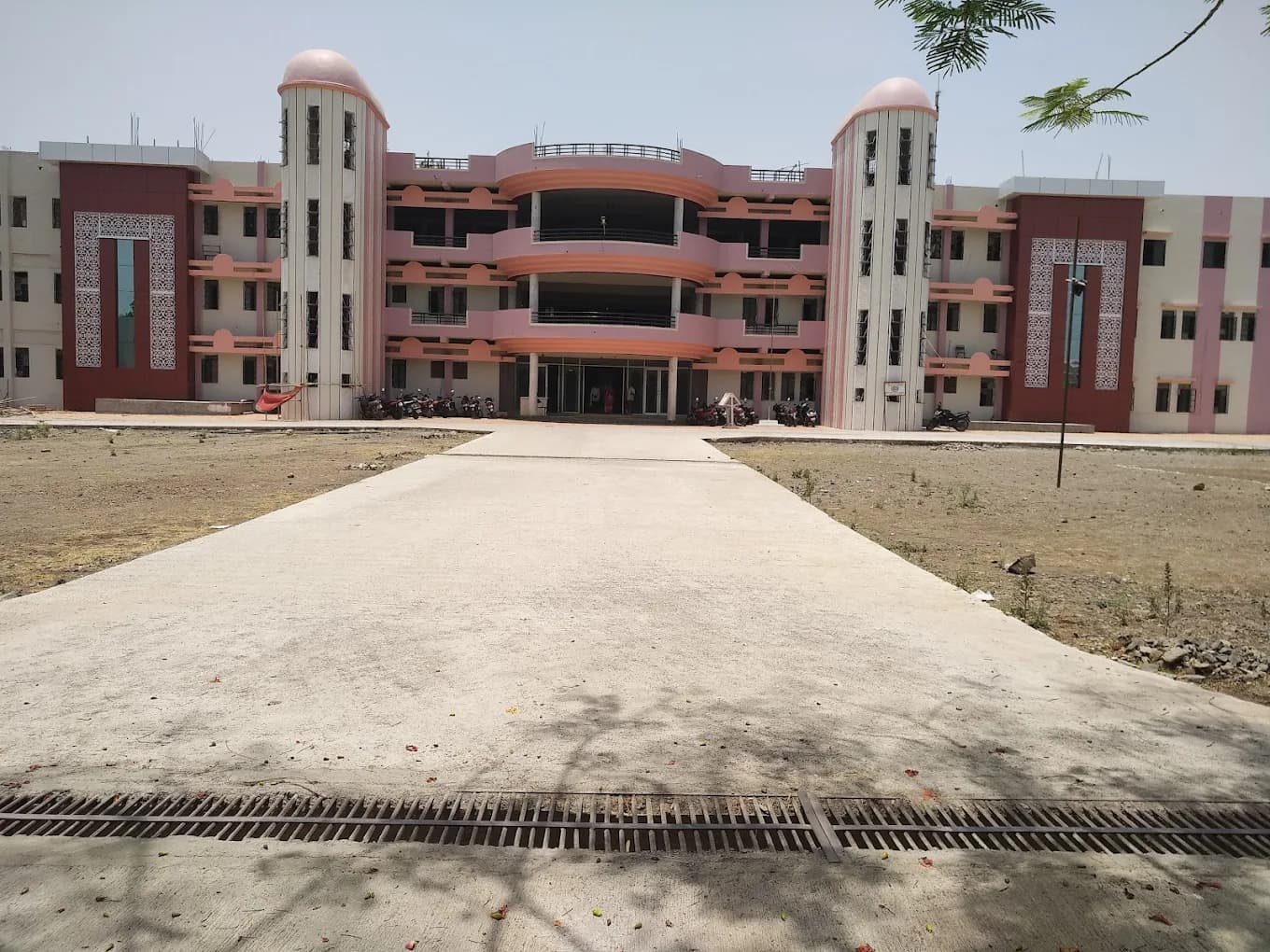 Lt. Sunil Ramsinh Chunawale Ayurved Mahavidyalaya